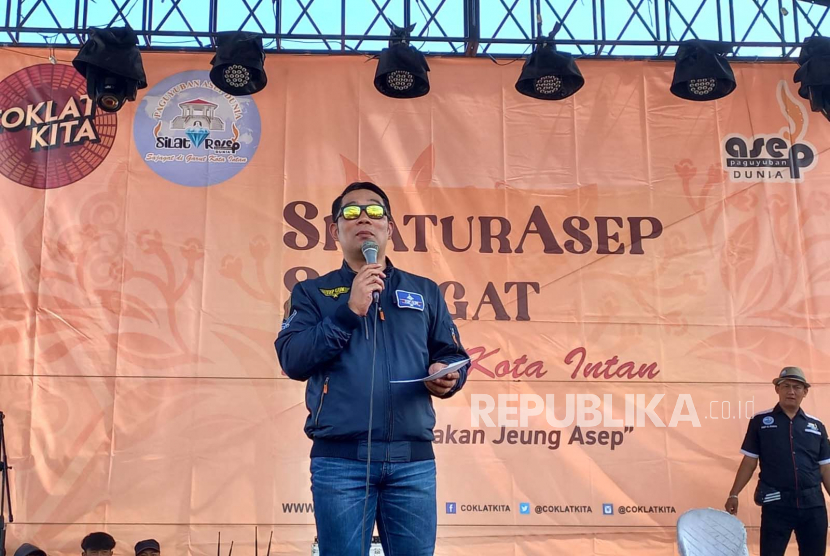 Gubernur Jabar Ridwan Kamil saat menghadiri kegiatan Silaturasep di SOR RAA Adiwijaya, Kabupaten Garut, Sabtu (15/7/2023).