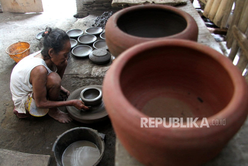 Melihat Aktivitas Perajin Gerabah Di Jombang Republika Online