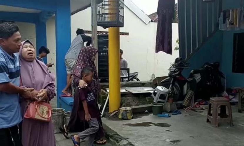 Tangis Warga di Benowo Surabaya Pecah Sambut Jenazah Korban Kecelakaan Bus