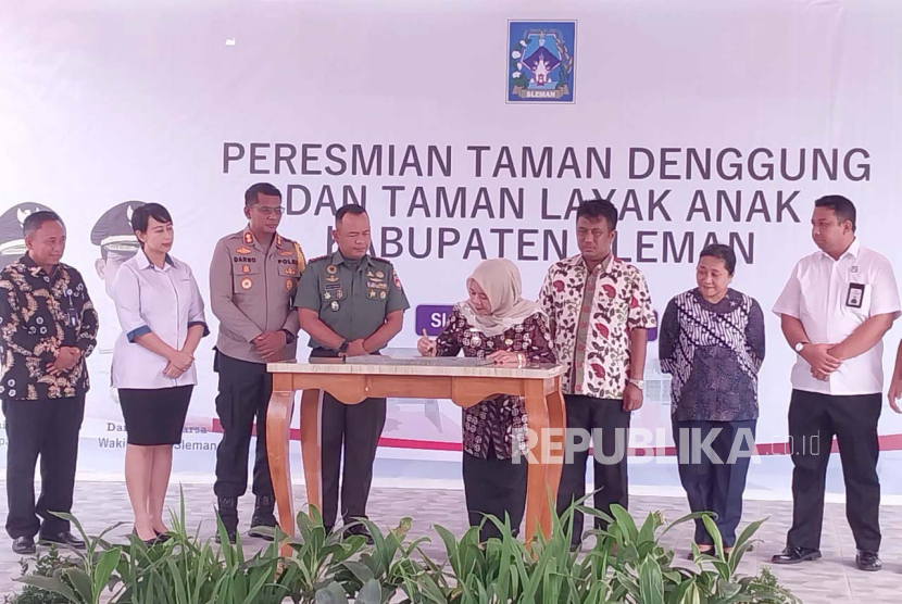 Bupati Sleman Kustini Sri Purnomo meresmikan Taman Denggung dan Taman Layak Anak Kabupaten Sleman, Senin (15/1/2024). 