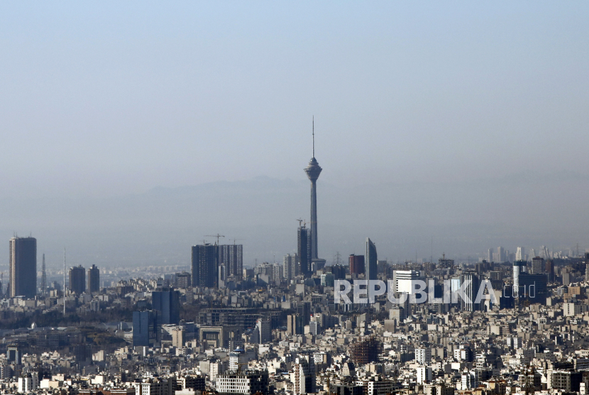 Pandangan umum ibu kota Teheran, Iran, 18 Januari 2022. Iran dan kekuatan dunia melanjutkan pembicaraan nuklir di Wina, Austria pada 17 Januari setelah istirahat sejenak yang bertujuan untuk mencapai kesepakatan.