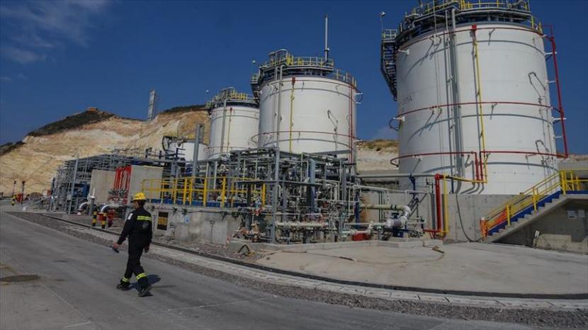 Sejumlah kelompok yang terkait dengan panglima pemberontak Khalifa Haftar menutup produksi minyak Libya sejak pertengahan Januari, kata Perusahaan Minyak Nasional negara itu - Anadolu Agency