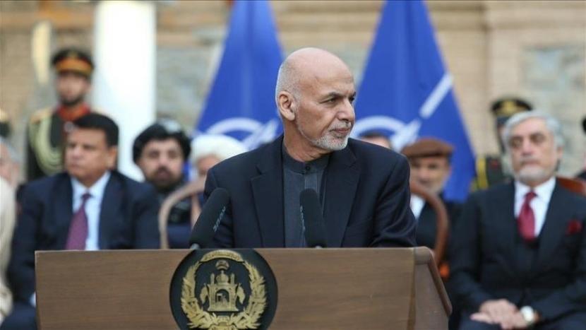 Presiden Afghanistan Ashraf Ghani pada Rabu (28/4) menawarkan bagian kekuasaan kepada Taliban