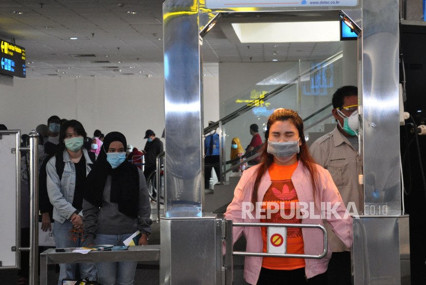 Malaysian kini melarang penerbangan penumpang dari dan ke negara India.