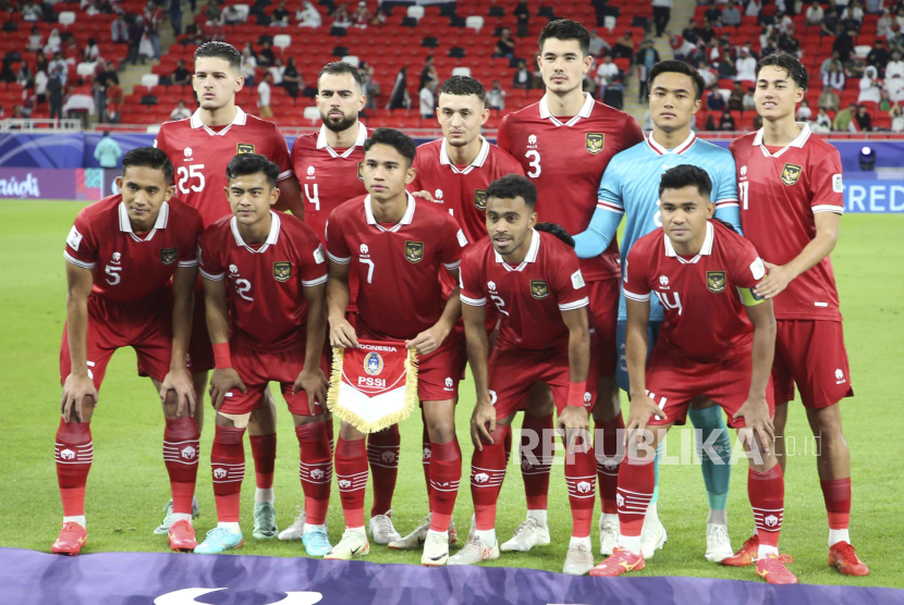 Pemain timnas Indonesia pada pertandingan sepak bola Grup D Piala Asia antara Indonesia dan Irak di Stadion Ahmad Bin Ali di Al Rayyan, Qatar, Senin (15/1/2024).