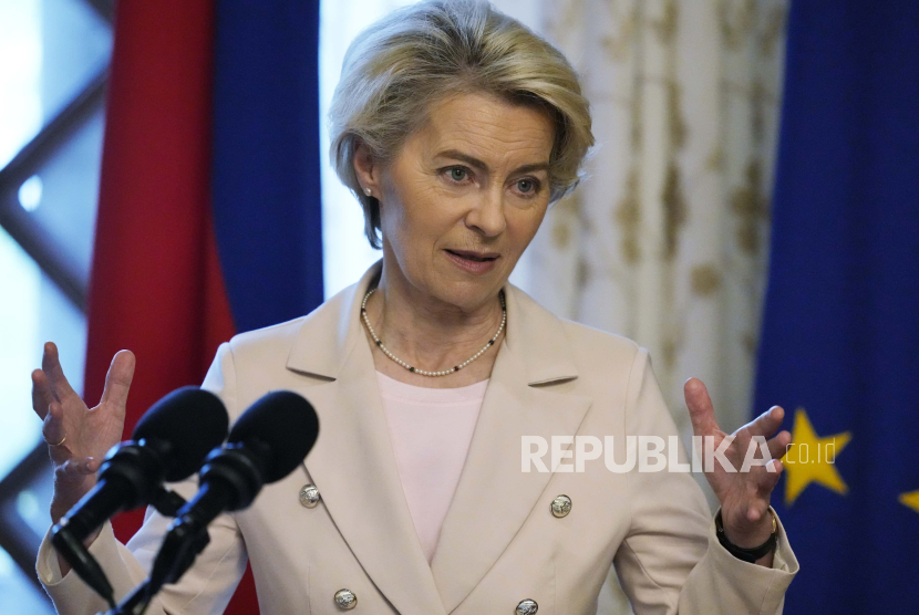 Presiden Komisi Eropa Ursula von der Leyen dikecam atas sikapnya terhadap perang Israel-Hamas.