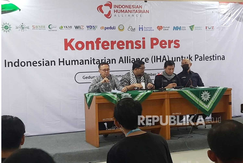 Indonesian Hmanitarian Alliance (IHA)16 lembaga filantropi gelar konferensi pers di Gedung PP Muhammadiyah, Jakarta Pusat, Kamis (2/11/2022). IHA salurkan bantuan untuk warga Gaza di Palestina. 
