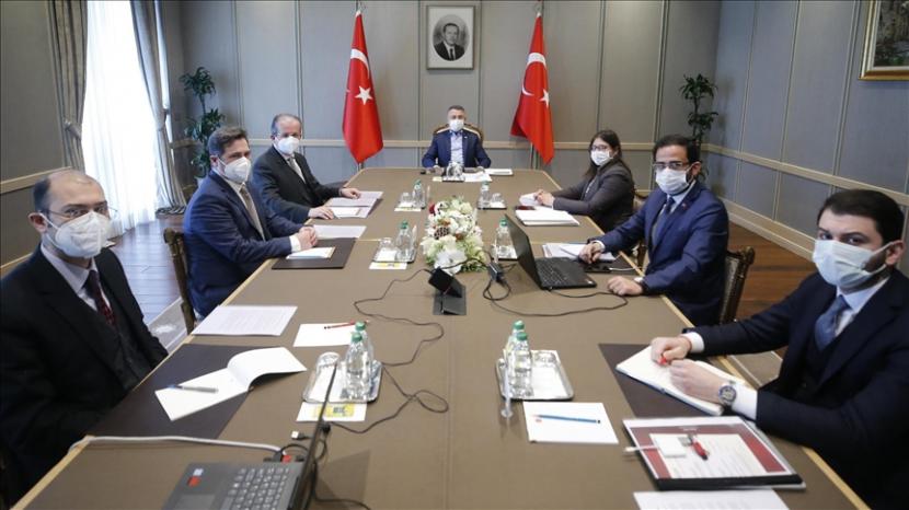 Penelitan untuk tujuh kandidat vaksin Covid-19 yang dikembangkan di Turki mengalami kemajuan, di mana tiga di antaranya dalam tahap uji coba pada manusia, kata wakil presiden negara itu pada Jumat (9/4).