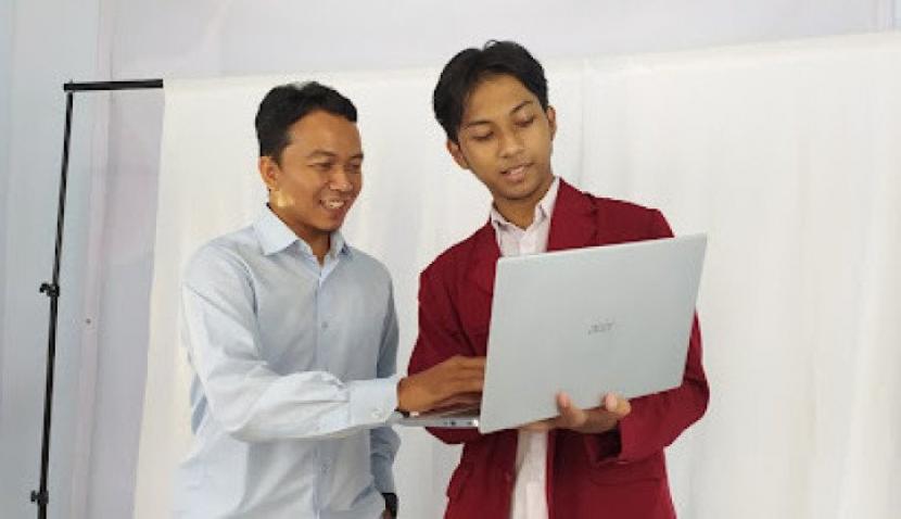 Guru dan murid (IndiHome)