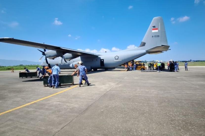 BNPB: Cuaca cerah dukung distribusi logistik via udara.