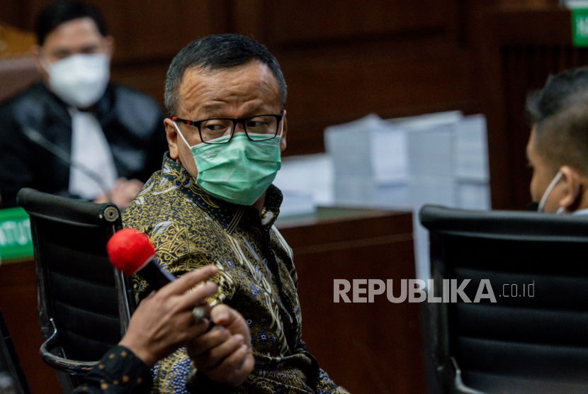 Terdakwa mantan Menteri Kelautan dan Perikanan Edhy Prabowo saat menjalani sidang lanjutan terkait kasus suap izin ekspor benih lobster tahun 2020 di Pengadilan Tipikor, Jakarta, Selasa (28/6). Sidang tersebut beragendakan pembacaan tuntutan dari Jaksa Penuntut Umum (JPU). Republika/Thoudy Badai
