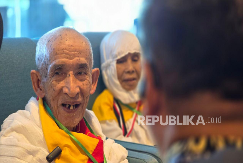Pejuang veteran yang menjadi jamaah haji Indonesia tertua, Mbah Harjo (109 tahun) di Hotel Al Zhaer Plaza, wilayah Misfalah, Makkah, Ahad (26/5/2024).