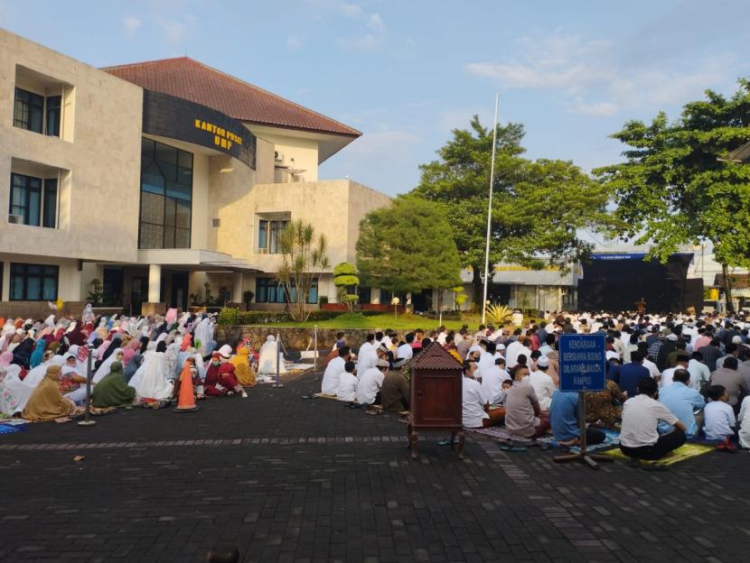 Shalat Ied di UMP, Merajut Persaudaraan Hakiki di Hari Nan Fitri - Suara Muhammadiyah
