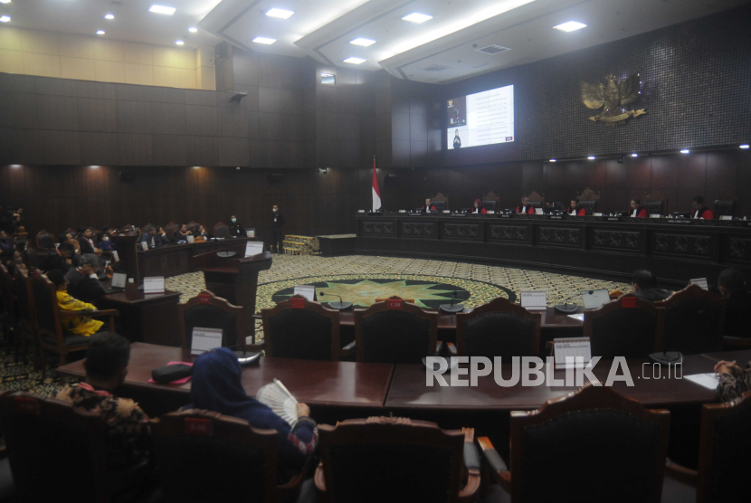 Suasana sidang putusan terkait gugatan sistem pemilu di Mahkamah Konstitusi, Jakarta, Kamis (15/6/2023). Mahkamah Konstitusi menolak permohonan uji materi UU Pemilu. Sehingga Pemilu 2024 tetap diselenggarakan menggunakan sistem proporsional terbuka.