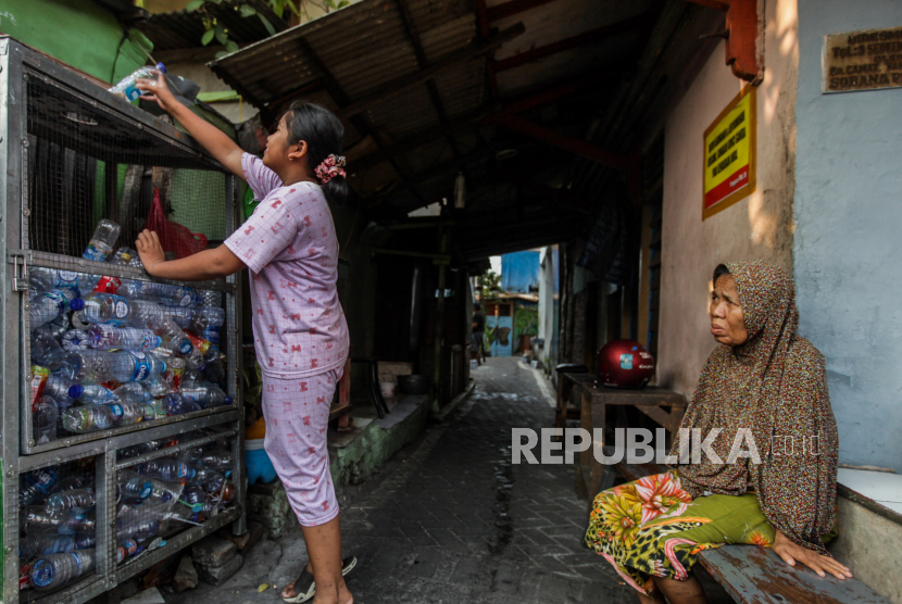 Pramono Terbitkan Ingub, Warga Jakarta Wajib Pilah Sampah | Republika ...