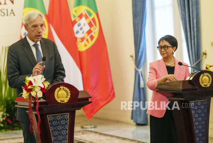 Menteri Luar Negeri (Menlu) RI Retno Marsudi menerima kunjungan perdana Menlu Portugal Joao Gomes Cravinho ke Indonesia, Senin (24/7/2023). 