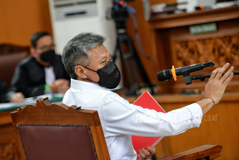 Terdakwa kasus Obstraction of Justice, Hendra Kurniawan menjalani sidang di Pengadilan Negeri Jakarta Selatan.