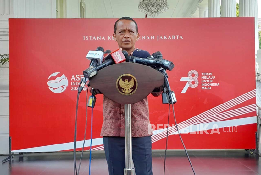 Menteri Investasi Kepala BKPM Bahlil Lahadalia saat memberikan keterangan pers di Kompleks Istana Kepresidenan, Jakarta, Senin (25/9/2023).