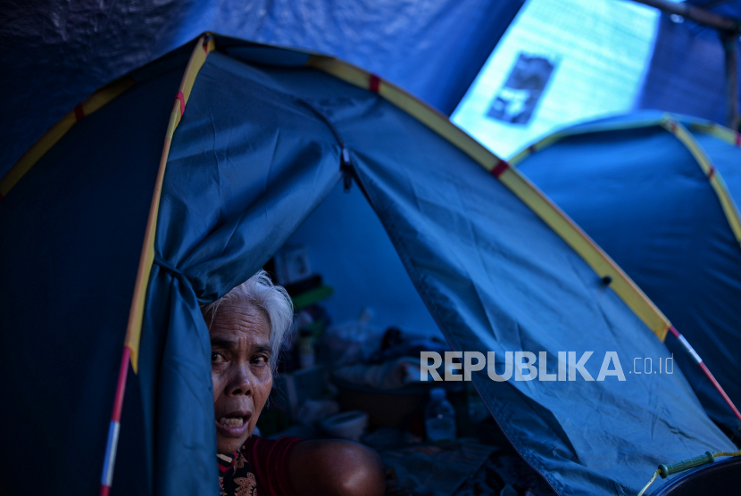 Pemkab Cianjur meminta warga tidak merayakan Tahun Naru 2023 tidak berlebihan karena masih banyak yang tinggal di pengungsian. (Ilustrasi)