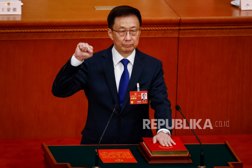  Wakil Presiden Cina Han Zheng mengatakan, negaranya berkomitmen untuk membuka diri lebih luas terhadap dunia.