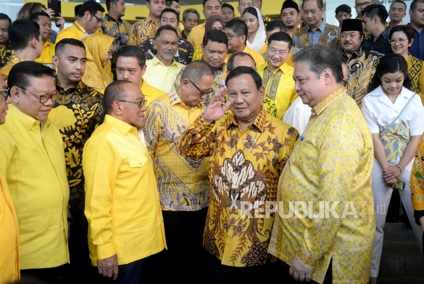 Bakal Calon Presiden yang juga Ketua Umum Partai Gerindra Prabowo Subianto dan Ketua Umum Partai Golkar Airlangga Hartarto serta jajaran elit partai golkar.