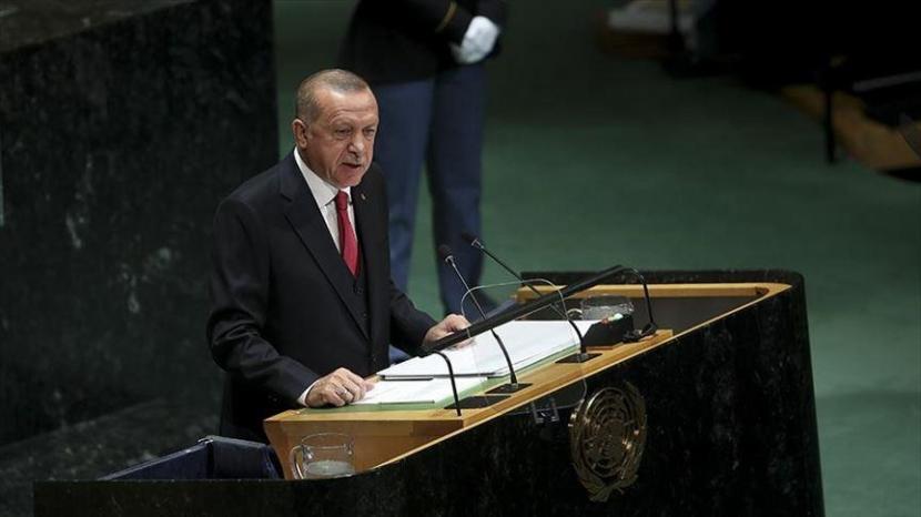 Presiden Turki Recep Tayyip Erdogan pada Selasa (21/9) mengatakan komunitas internasional seharusnya tidak membiarkan krisis Suriah berlarut-larut selama 10 tahun lagi.
