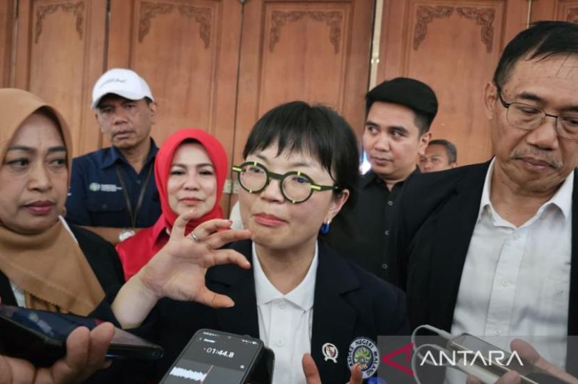Wakil menteri mendesak dosen untuk melibatkan mahasiswa dalam penelitian.