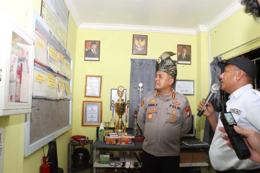 Kapolresta Barelang silaturahmi ke Satkamling wujudkan Polri humanis.