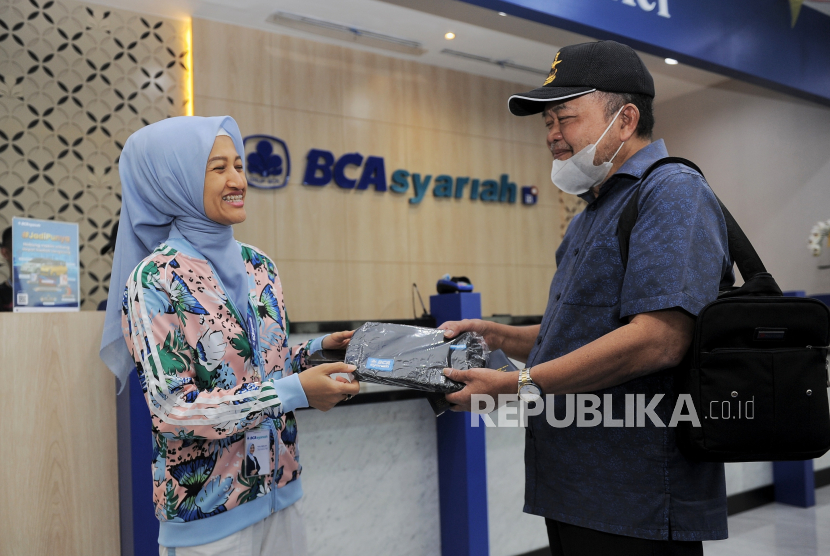 Layanan BCA Syariah.