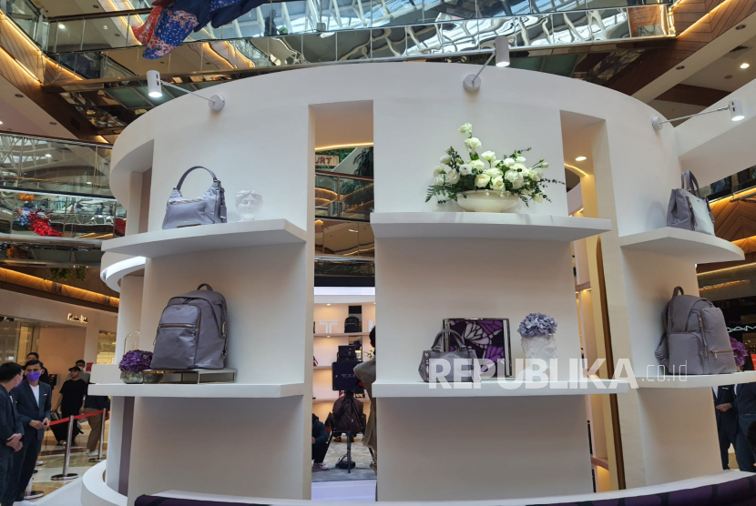 Tumi membuat instalasi pop-up meriahkan koleksi Voyageur terbaru di Pondok Indah Mall 2, Jakarta Selatan.