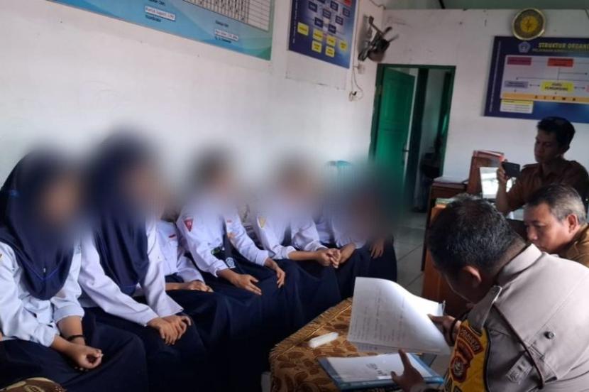 Polisi beri pembinaan pelajar SMP yang didapat konsumsi narkotika.