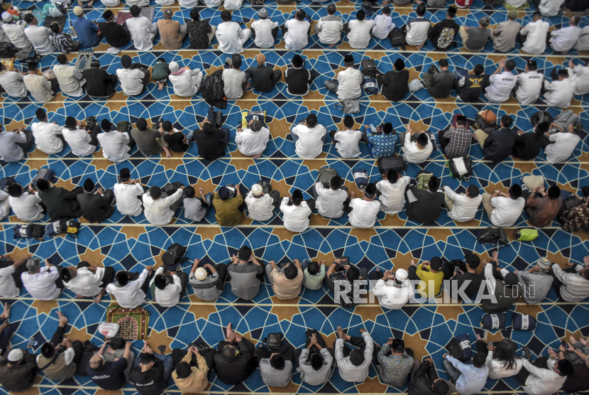 Di sejumlah negara bagian di Malaysia, politisi dilarang berceramah di masjid.