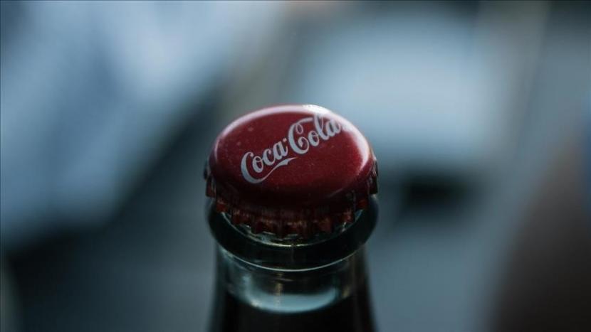 Perusahaan minuman multinasional yang berbasis di AS, Coca-Cola Company menangguhkan bisnisnya di Rusia di tengah perang dengan Ukraina.