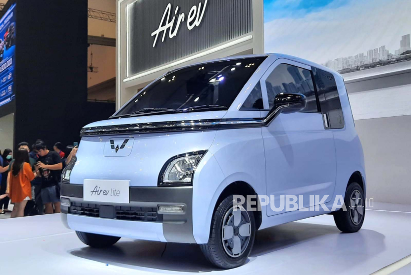 Wuling Indonesia luncurkan varian baru Wuling Air EV, yaitu Air EV Lite, di GIIAS 2023. 