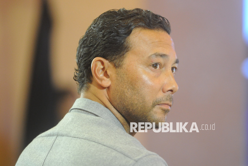 Asisten Pelatih Baru Timnas Indonesia Denny Landzaat.
