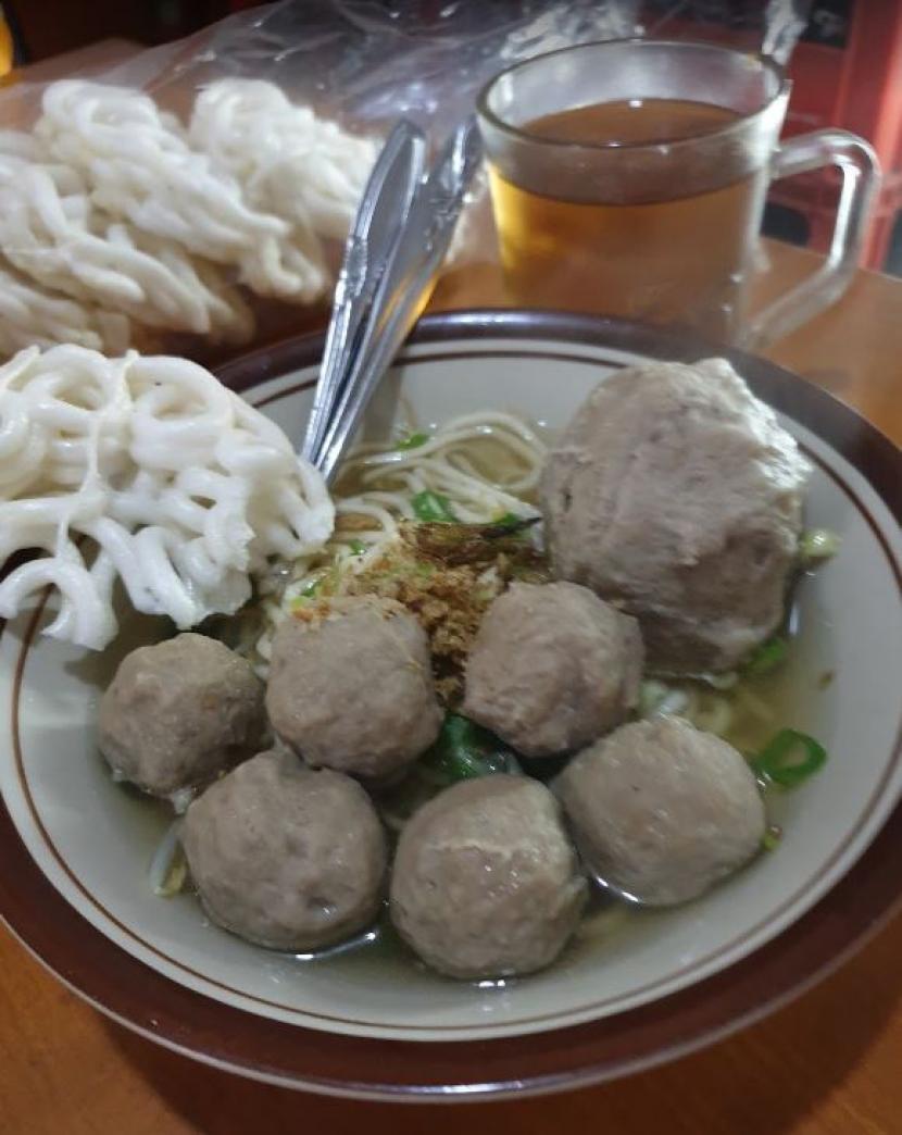  Kedai Bakso di Singaparna Diserbu Warga