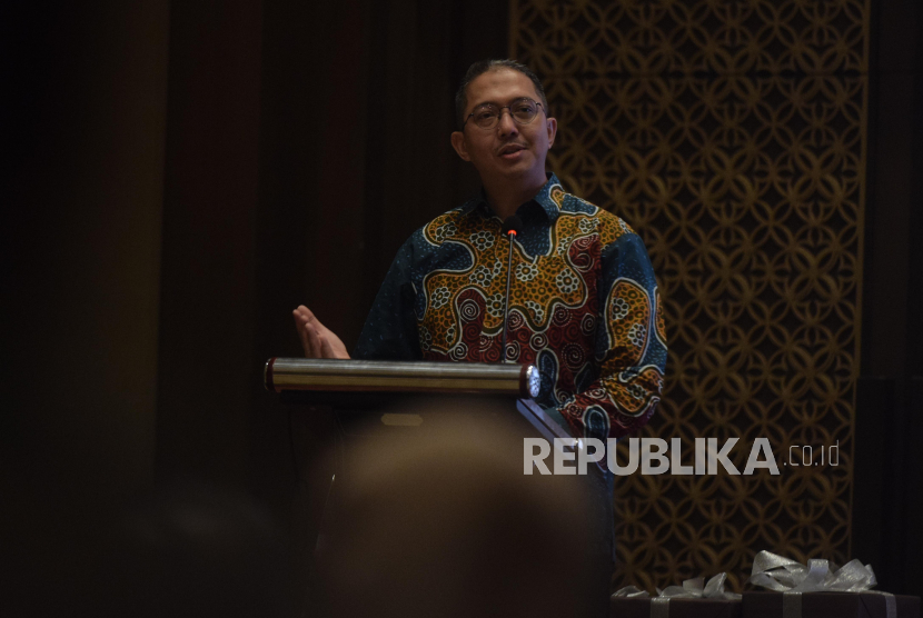 SEVP Retail Banking PT Bank Muamalat Indonesia Tbk Dedy Suryadi Dharmawan memberikan sambutan pada pembukaan Muamalat Hijrah Investment Forum 2023 di Jakarta, Kamis (19/10/2023).