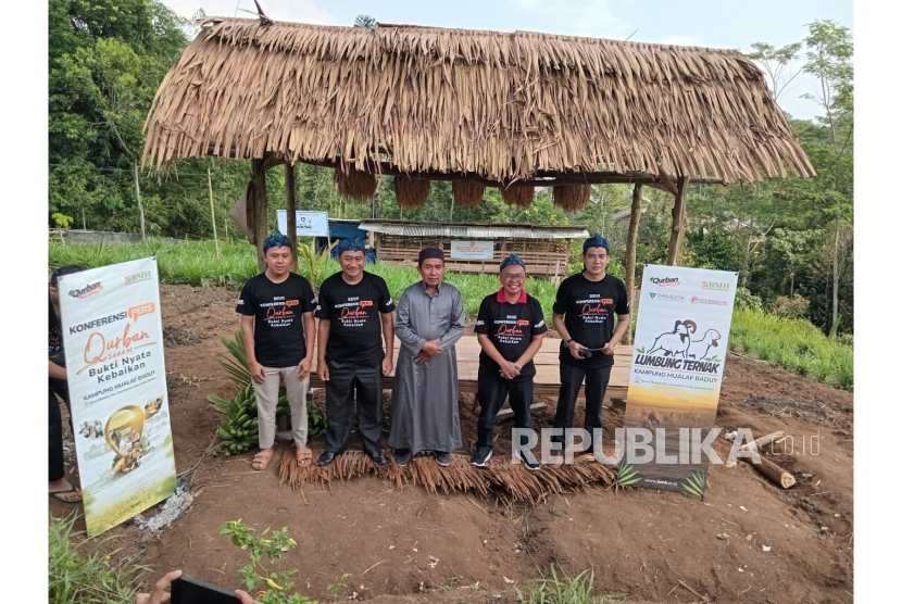 Baitul Maal Hidayatullah (BMH) menyelenggarakan konferensi pers di Kampung Mualaf Baduy, Desa Cibungur, Kecamatan Leuwidamar Kabupaten Lebak, Provinsi Banten, Sabtu (10/6/2023). 