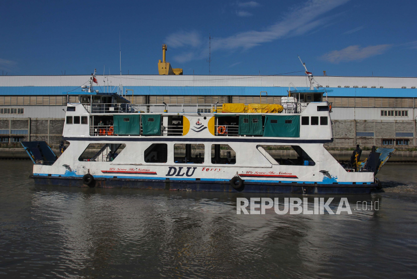 PT ASDP Indonesia Ferry (Persero). ASDP menargetkan dapat meraih total pendapatan sebesar Rp 3,8 triliun pada 2021. 