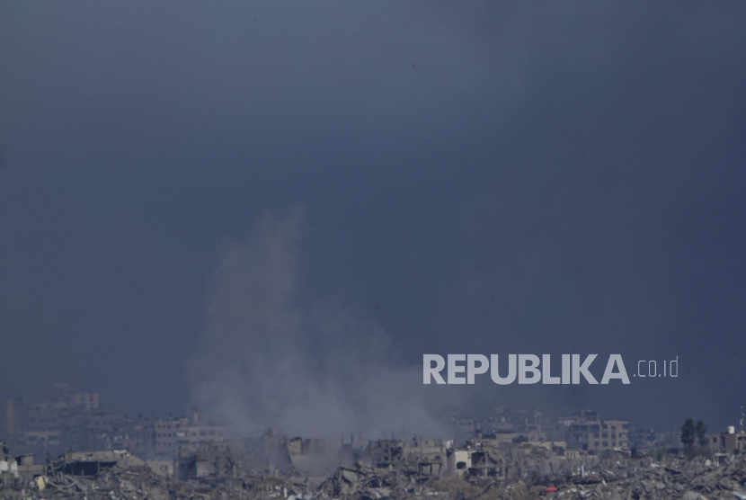 Israel menghujani serangan darat dan udara ke Gaza.