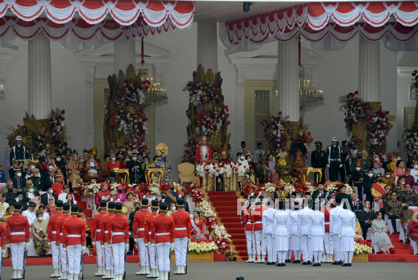 Presiden Joko Widodo memimpin Upacara Peringatan Detik-Detik Proklamasi di Istana Negara, Jakarta, Rabu (17/8/2022). Sebanyak 4500 orang mengikuti Upacara Detik-Detik Proklamasi di Istana Negara.
