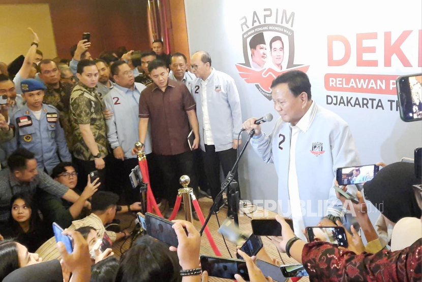 Capres nomor urut 2, Prabowo Subianto berpidato dalam acara deklarasi dukungan yang digelar Relawan Pedagang Indonesia Maju (Rapim) di Djakarta Theater, Jumat (8/12/2023). 
