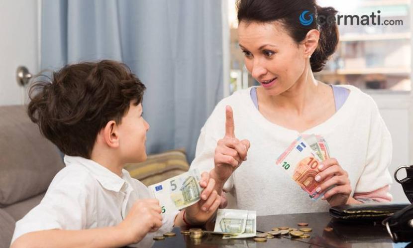 Ini 4 Cara Menentukan Uang Saku yang Ideal untuk Anak