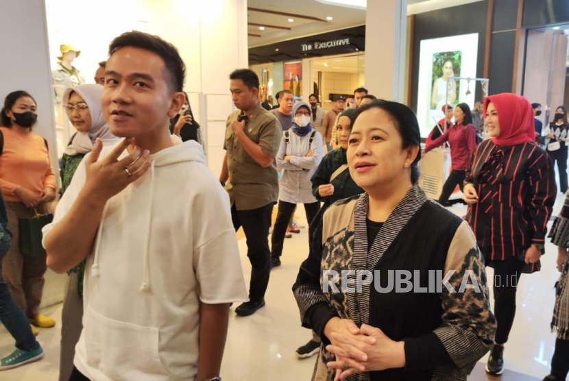 Didampingi 3 kepala daerah Puan berkunjung ke mall solo Paragon, Sabtu (27/5/2023).