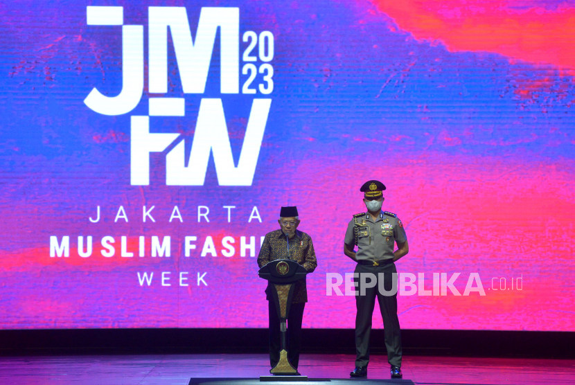 Wakil Presiden Maruf Amin mendorong promosi produk fesyen muslim Indonesia lebih digencarkan. 