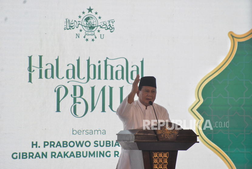 Presiden terpilih periode 2024-2029 Prabowo Subianto memberikan sambutan saat menghadiri acara Halal bihalal di Gedung PBNU, Jakarta, Ahad (28/4/2024). Pengurus Besar Nahdlatul Ulama (PBNU) menggelar halal bihalal bersama Presiden dan Wakil Presiden terpilih periode 2024 Prabowo Subianto dan Gibran Rakabuming Raka. Acara tersebut juga turut dihadiri oleh sejumlah Menteri Kabinet Indonesia maju dan duta besar negara sahabat.
