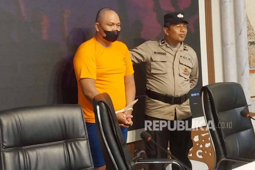 Seorang pria hampir membunuh mantan pacar pakai palu karena tak terima diputusi.