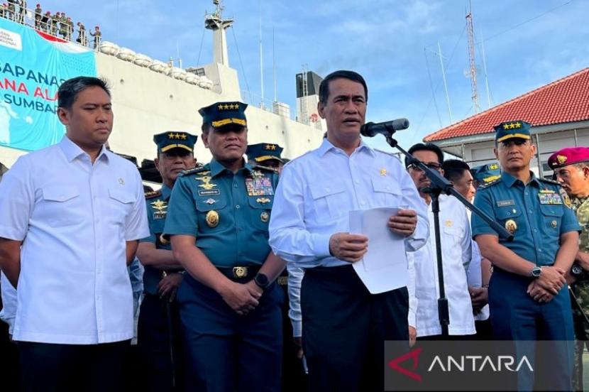 Kolaborasi Kementan dan TNI AL Percepat Distribusi Bantuan Bencana di Sumatera