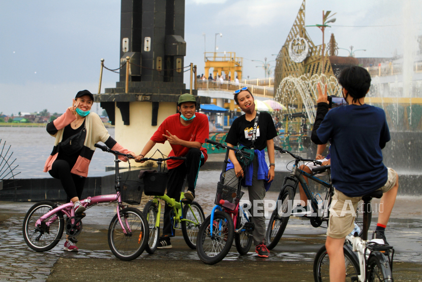 Salah satu wisata di Kalimantan Barat, Taman Alun-Alun Kapuas di Pontianak.