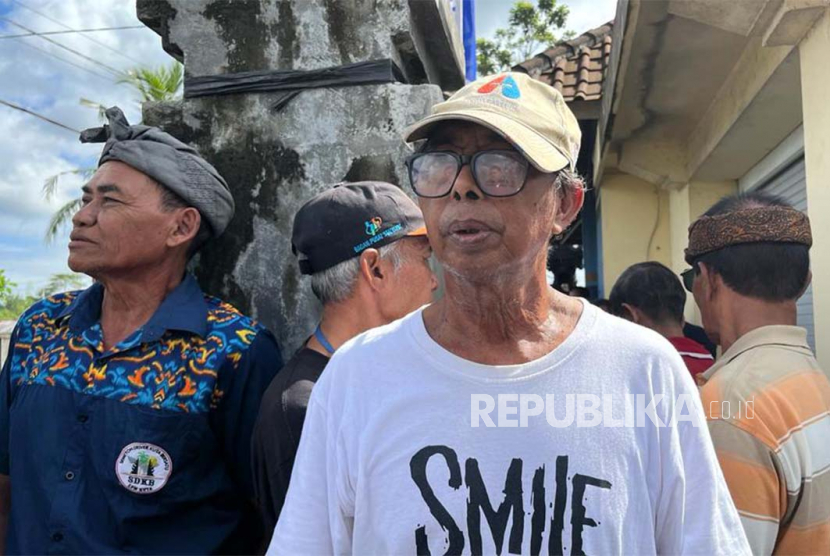 Sangputu Darma (65) petani padi asal Desa Temesi, Kabupaten Gianyar, Bali sekaligus penerima pupuk bersubsidi dari pemerintah, Senin (3/7/2023).
